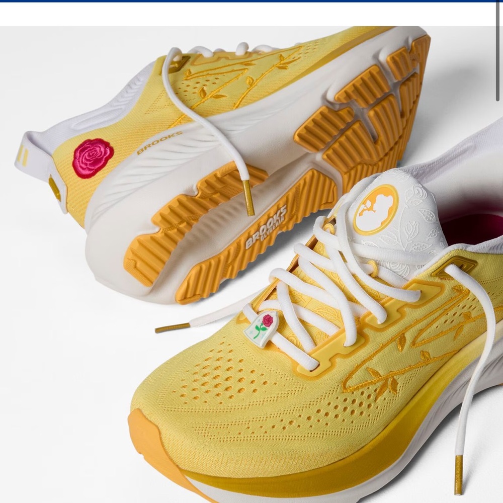 Brooks x runDisney Belle - Women’s Yellow Running Shoes size 5